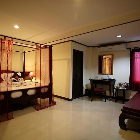 Na Thapae Hotel Chiang Mai Exterior foto