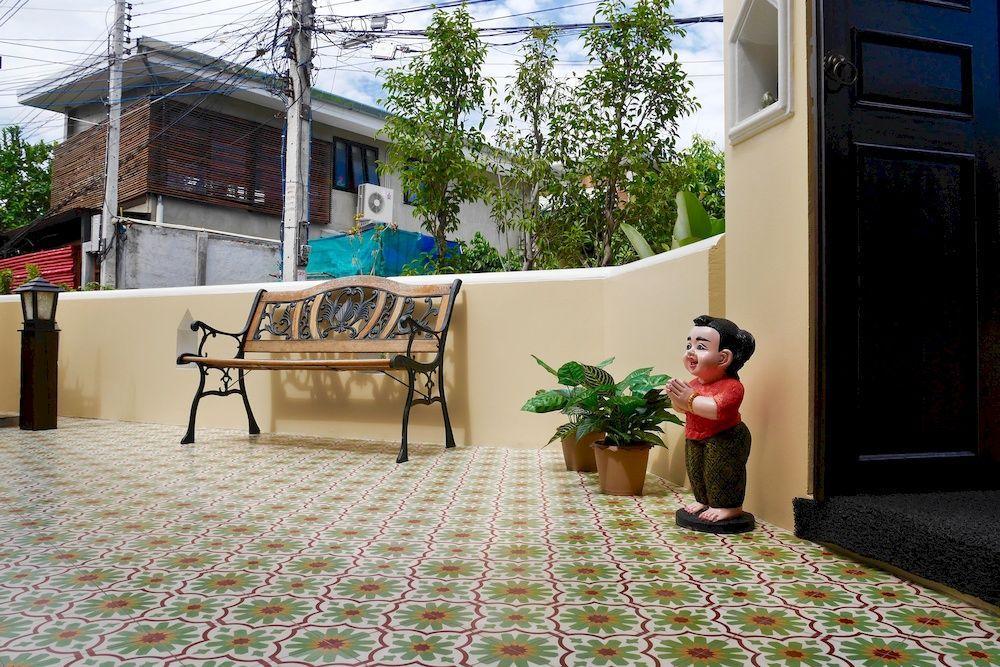 Na Thapae Hotel Chiang Mai Exterior foto