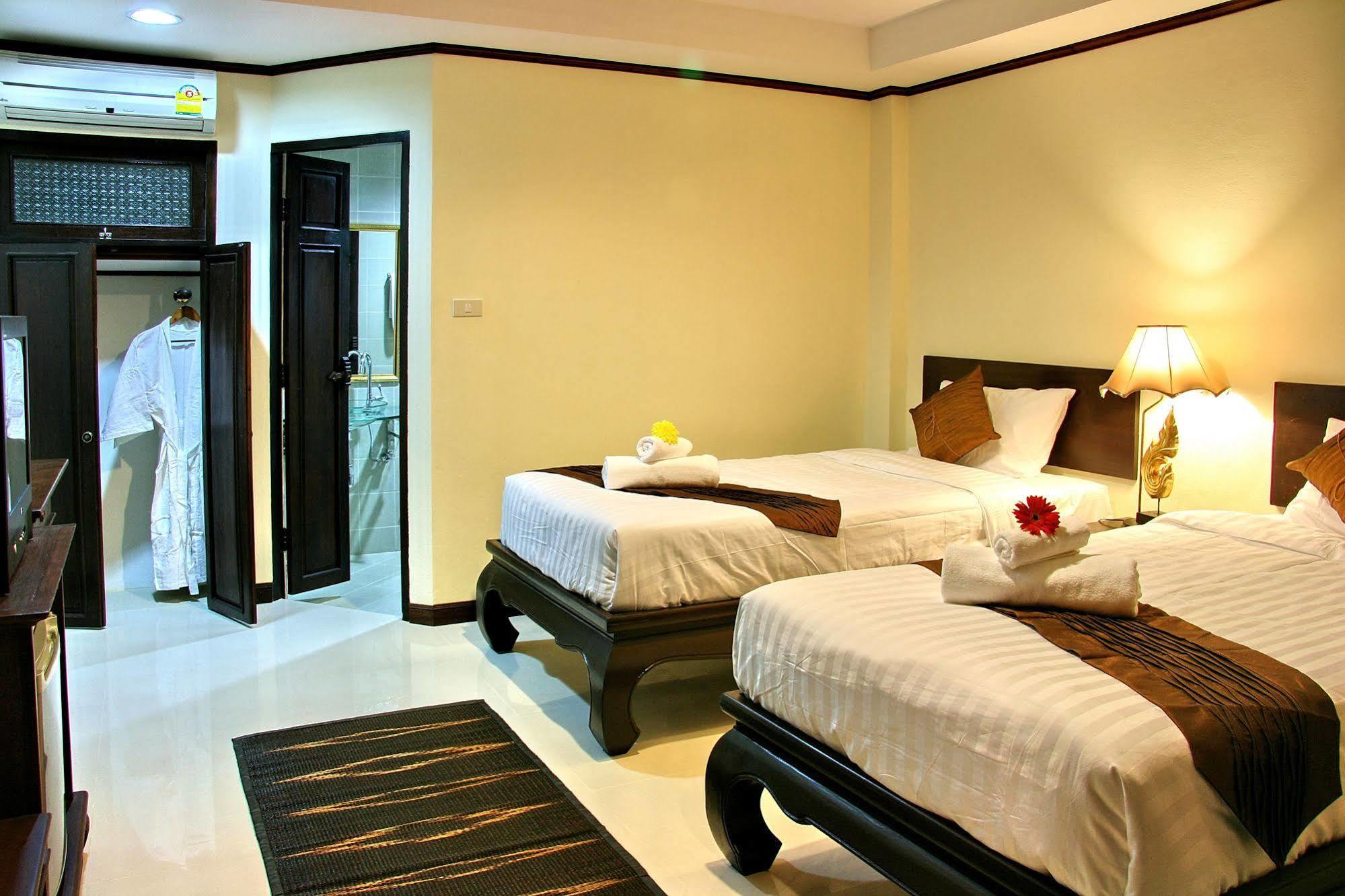 Na Thapae Hotel Chiang Mai Exterior foto