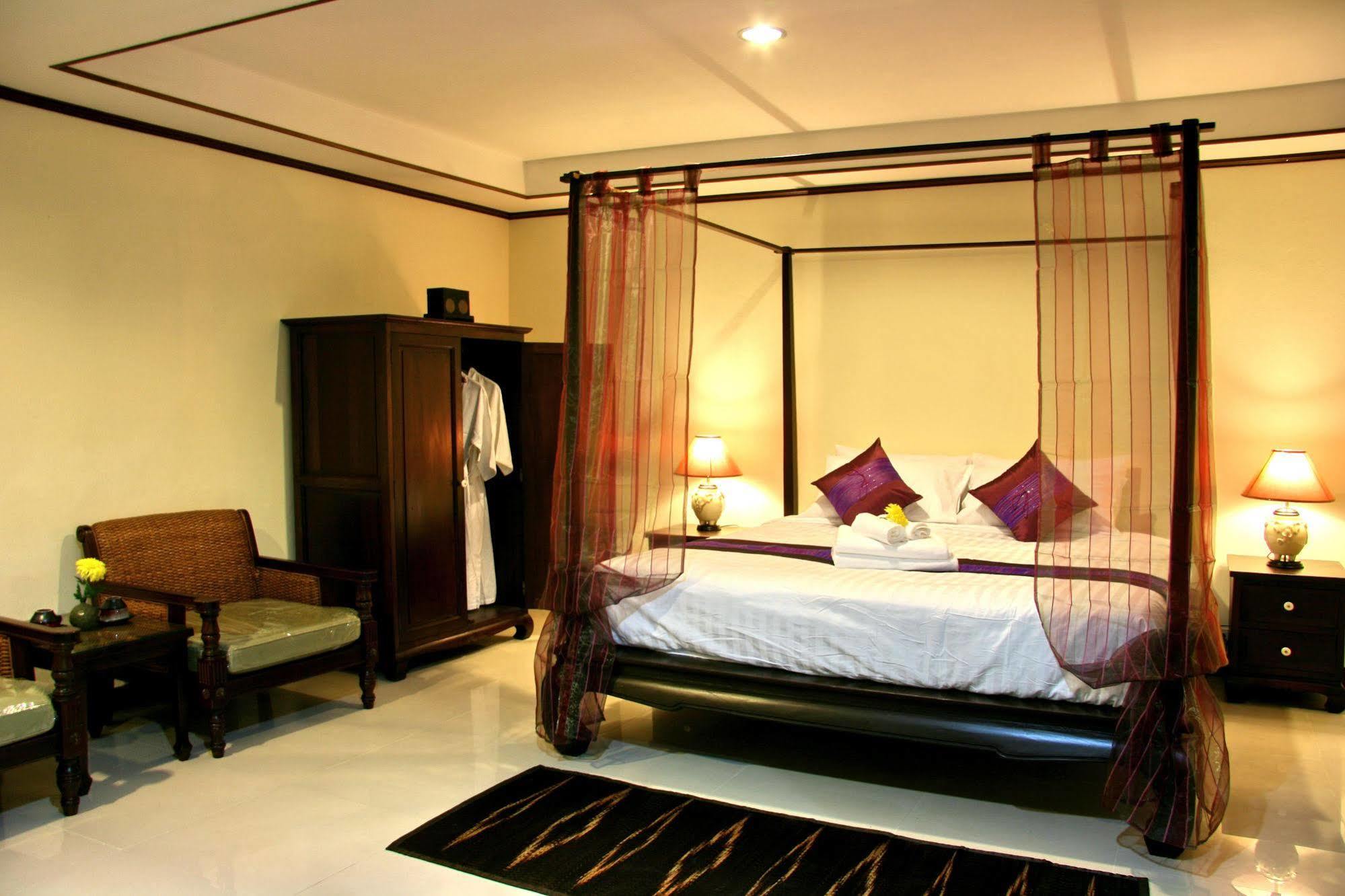 Na Thapae Hotel Chiang Mai Exterior foto